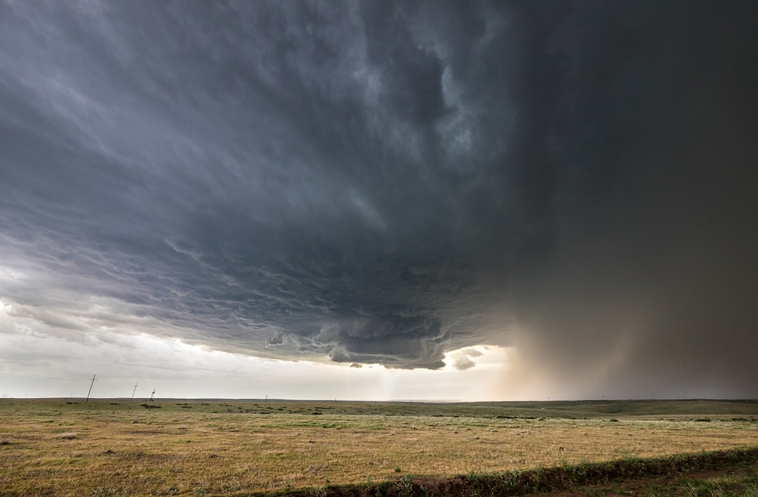 Aplicación de Pronóstico de Tormentas y Huracanes Fiable